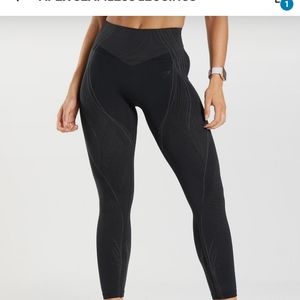 Gym shark leggings